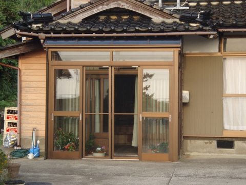 石川県珠洲市　Ｋ様邸　風除室設置で塩風をシャットアウト！